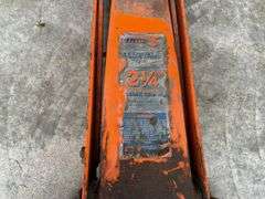Indy 5 2 1/4 ton hydraulic floor jack