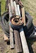 Pallet do Barbwire, Smooth wire and wood posts