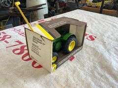 Ertl 1/16 JD 1953 model D tractor