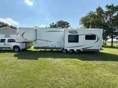 ***2018 Premier 5th Wheel camper; 38FW2018, 38FT, tri-axle with front maste