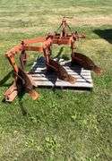 Allis Chalmers 3 Bottom Plow w/Colters