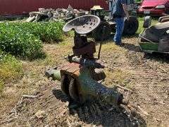 John Deere A rear housing w/cut off axles
