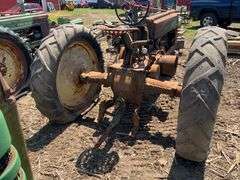 1940 John Deere B tractor, NF; 11-38 tires/rims; non runner - stuck 

SN#09