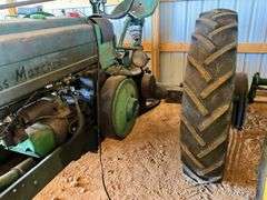 John Deere B Tractor, NF, PTO, Drive Bar, Runs/drives ; "mis-match" elect s