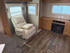 ***2018 Premier 5th Wheel camper; 38FW2018, 38FT, tri-axle with front maste