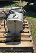 JD aluminum Liquid fertilizer tank off JD 290 corn planter