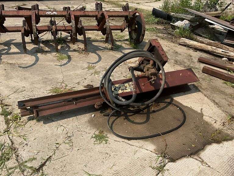 Shaver Hydraulic Post Driver