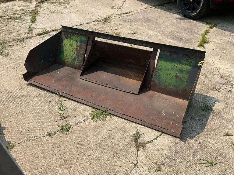 7ft Bucket off a Mustang Loader