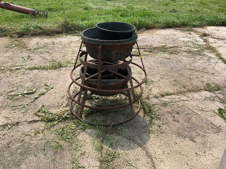 Cattle mineral Feeders