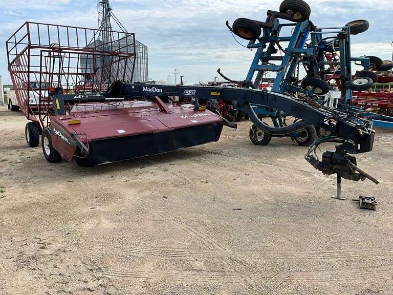 Mac Don R80 disc bine, 13' width; 2pt hitch; with rubber crimping rolls ...