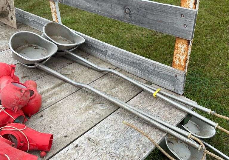 (4) stainless steel waterers