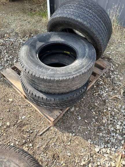 Pallet of 4 Tires:

(2) 235/85R16

(2) 265/75R16