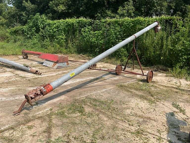 6"x19ft Auger w/Motor on Transport