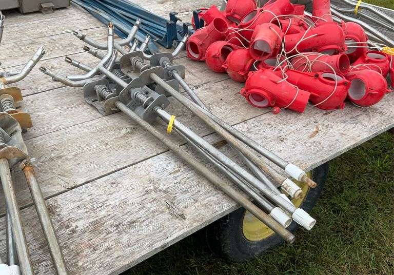 (6) nipple waters w/ brackets