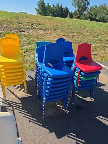 (47) Stackable children’s chairs
