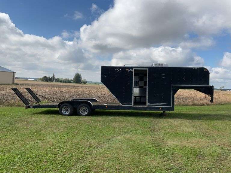 ** 5th wheel race car trailer, w/front enclosure, tandem axle 

** WILL SEL