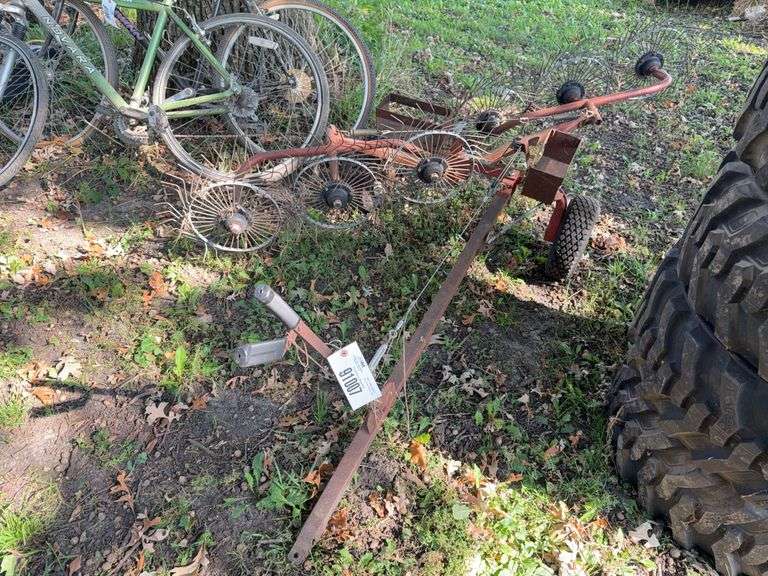 6 Wheel Estate Lawn Rake