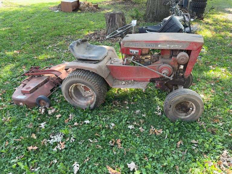 Wheel Horse Charger 12 Riding Lawnmower with Deck