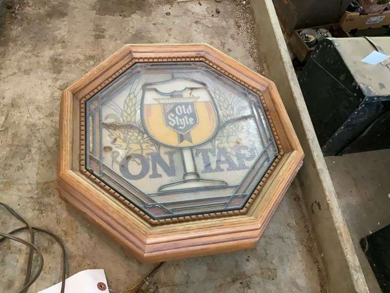 Heileman's Old Style Lighted Sign - Hamilton-Maring Auction Group