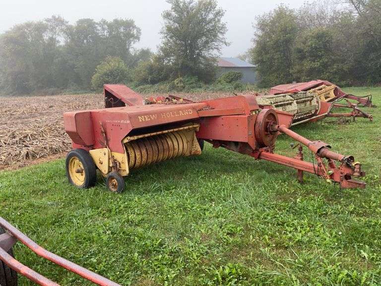 New Holland 269 hayliner baler