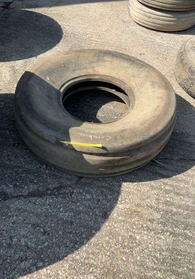 (1) 11-17 tire