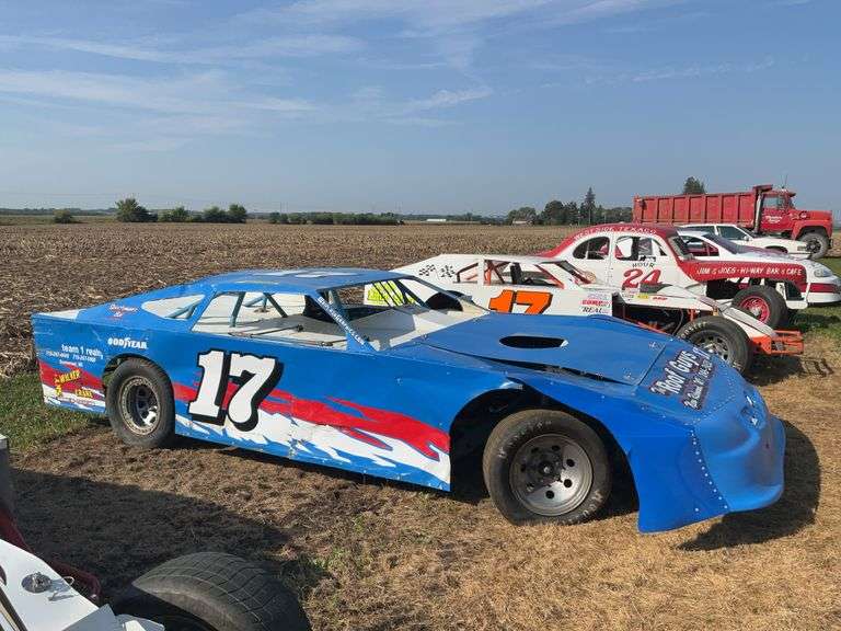 Wissota super stocks race car. no moto or transmission 9" ford rear end