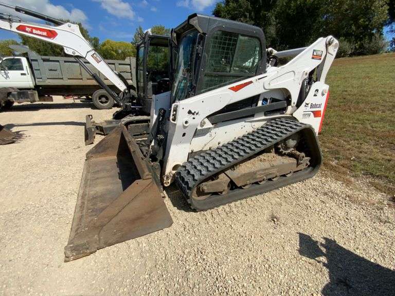2022 Bobcat T870 Skid loader, new 18” tracks, 2 speed trans., hyd bob track