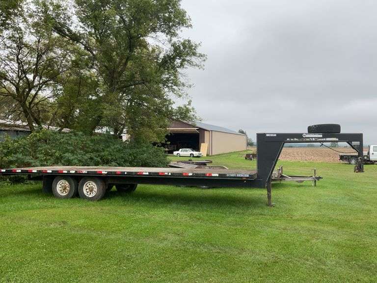 ** Kiefer 1000 series, 5th wheel GN flatbed trailer 

** WILL SELL WITH BON