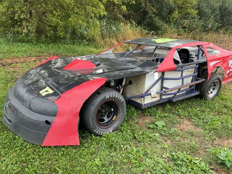 Wissota super stocks race car. Runs; falcon trans, no drive shaft, 9" ford 