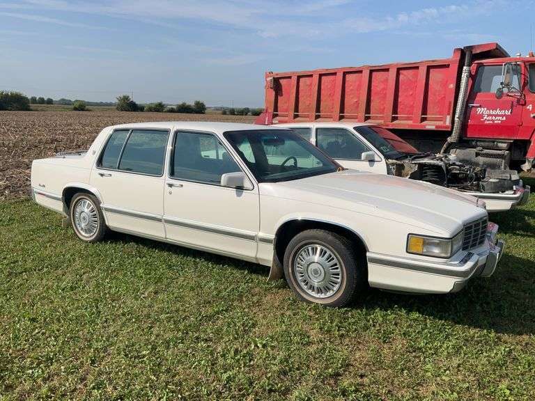 ** 1992 Cadillac Sedan Deville, 4 door . Unable to get running