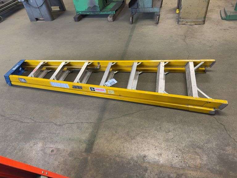 Bauer 8' Fiberglass Step Ladder