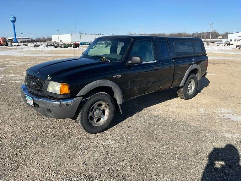 ** 2003 Ford Ranger, 4WD, Ext. Cab, Topper, 221,835 Miles