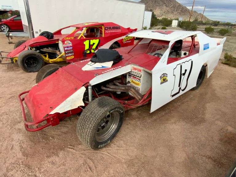 Racecar White #17, V8 Motor and Trans