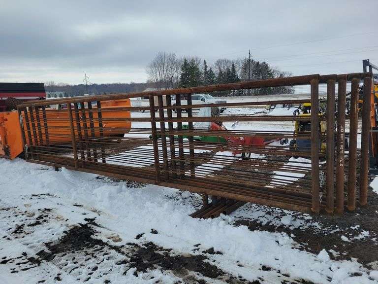 (5) A&K Best Panels, 24', Freestanding Fence Panels - Selling x the $