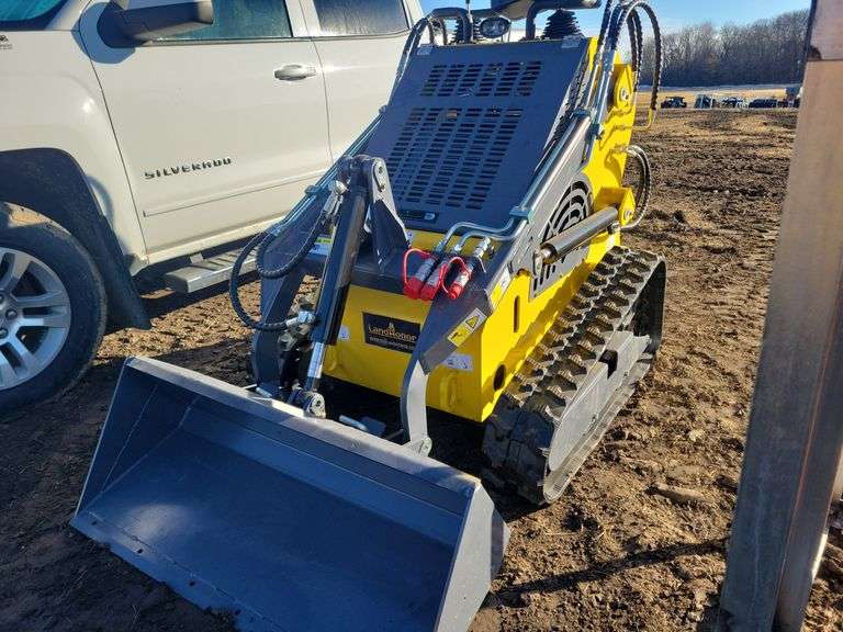 NEW/UNUSED LandHonor Tracked Skid Loader with Bucket, 739 Cc, 23Hp, Ride On