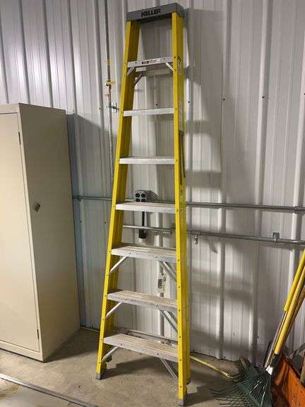 Keller 8’, 250# Fiberglass Step Ladder