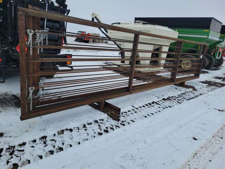 (4) A&K Best Panels, 24', Freestanding Fence Panels - Selling x the $