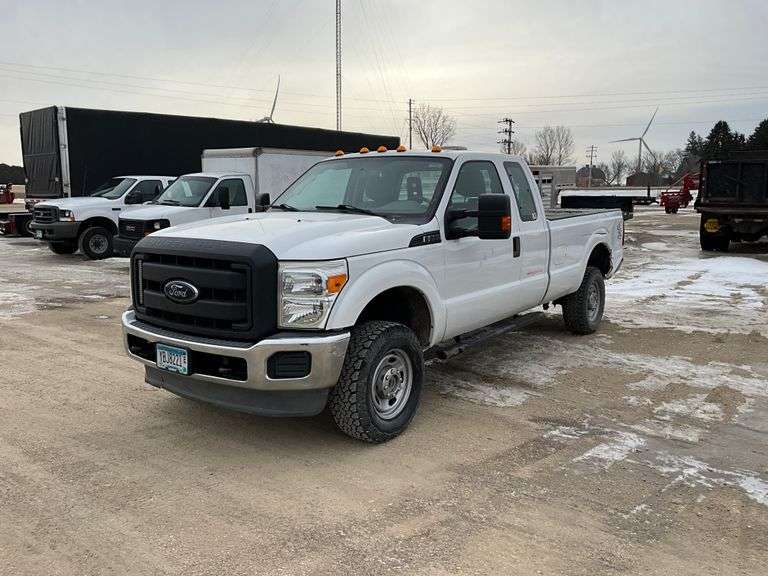 ** 2013 F350 SRW Super Duty Crew Cab 4x4, 126,182 miles 6.2 gas motor