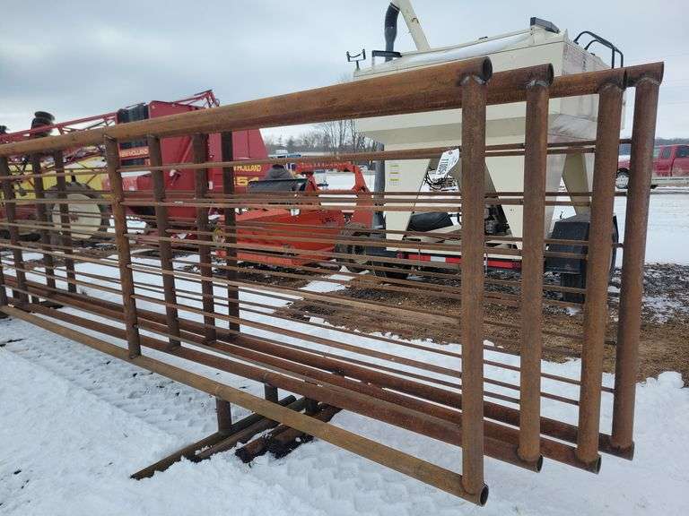 (4) A&K Best Panels, 24', Freestanding Fence Panels - Selling x the $