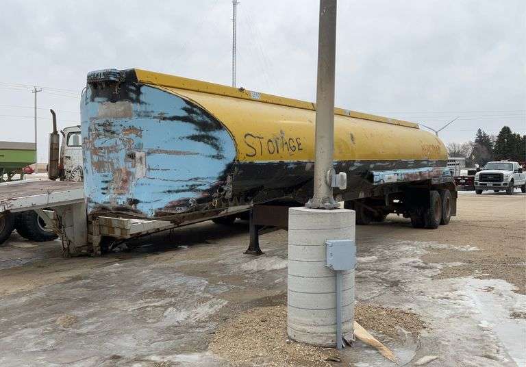 48ft (?) Heil tanker trailer ***NO TITLE - PARTS ONLY***