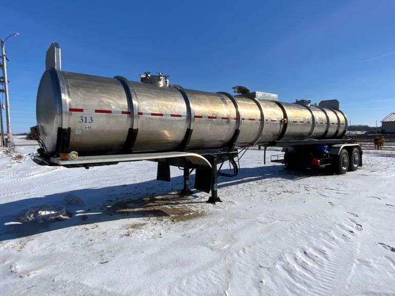 ** 1978 Polar Tanker, 5,500-gal, 3” Pump, Reconditioned, 11R22.5 Tires & Ri