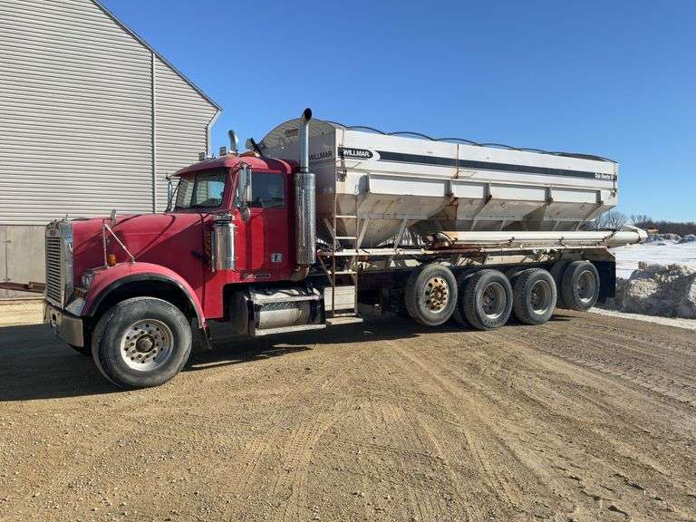 ** 2000 Freightliner Semi Straight Truck Quad Axle 10 Speed 60 Series Detro