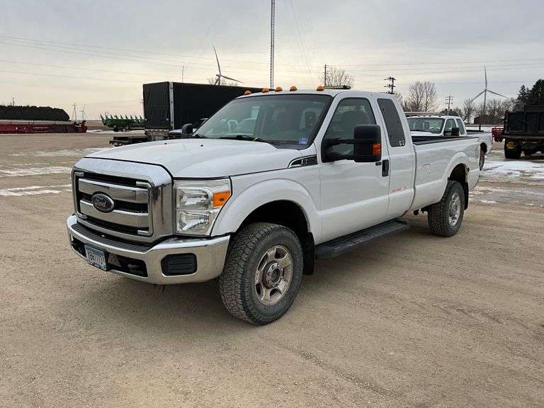 ** 2012 F350 SRW Super Duty Crew Cab 4x4, 162,884 miles 6.2 gas motor