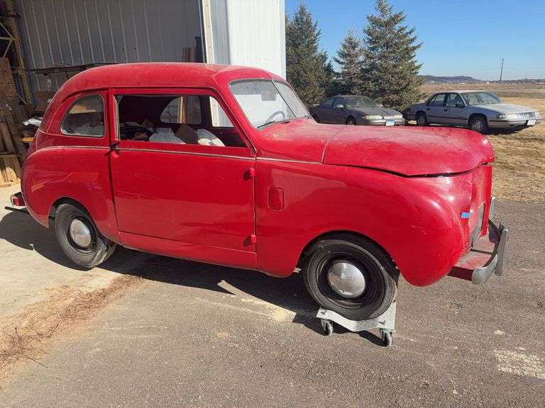 1947 Crosley 2 Door Car, Sells With Parts That Are In Car, Has Motor And Tr