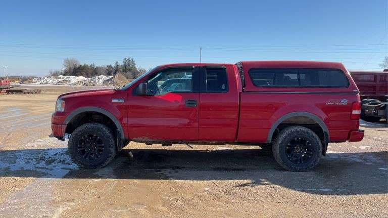 **  2005 Ford F150, 4x4, 5.4 gas V8, ext cab; topper; 183,687 miles