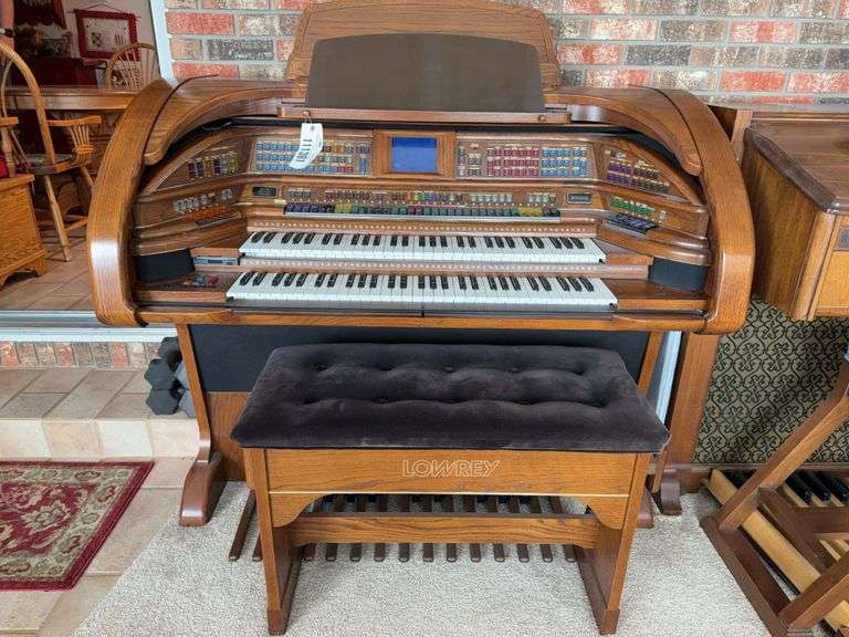 Lowrey Royale SU/500 Double Keyboard 120 Key Oak Finish Built In Speaker Au