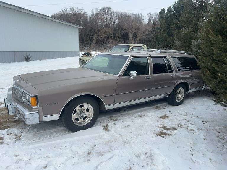 1984 Chevrolet Caprice Wagon, 305ci. V8, Automatic, Centerline Polished Alu