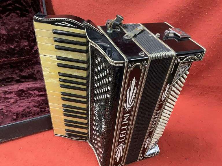 Cellini “Novara” Piano Accordion, Full Size 41/120, Pearl Style Keys, 3 Ree