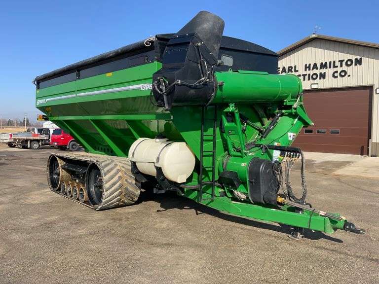 2018 Brent 1396 Grain Cart, Roll Tarp, Scale, Adjustable Spout, 36” Tracks,