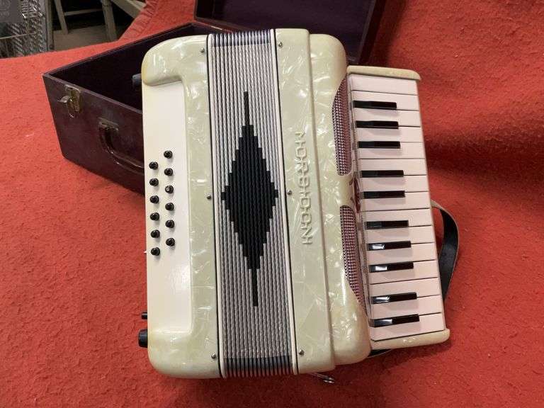 Morbidoni Italian Made Model S5017 6 Button Accordion Pearl Case Good Keys,
